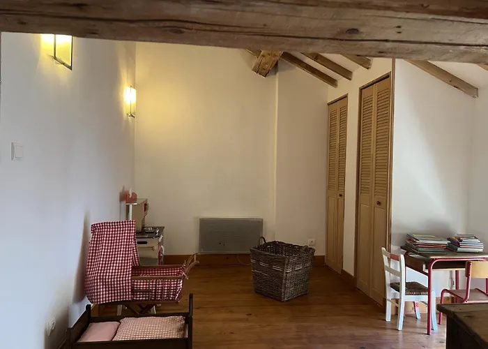 Bienvenue A L'ecole Des Garcons ! Tatil Evi Ouveillan